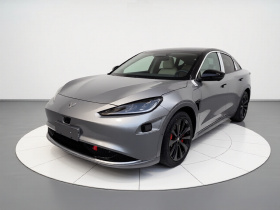 ARCFOX极狐 极狐 阿尔法S6 2025款 602三激光雷达版