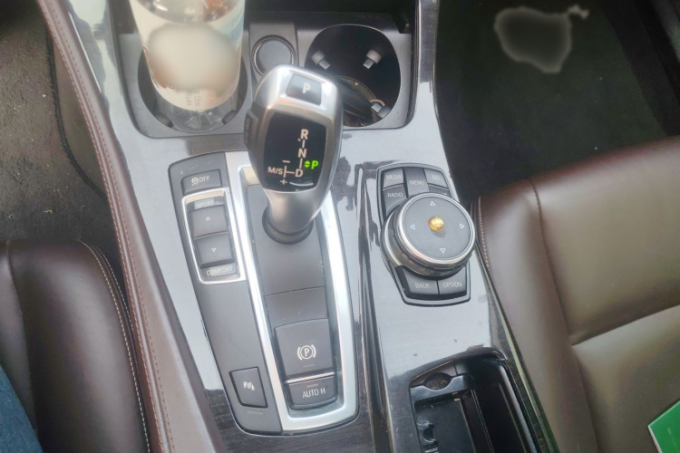 宝马5系 2014款 525Li 豪华设计套装局部细节18