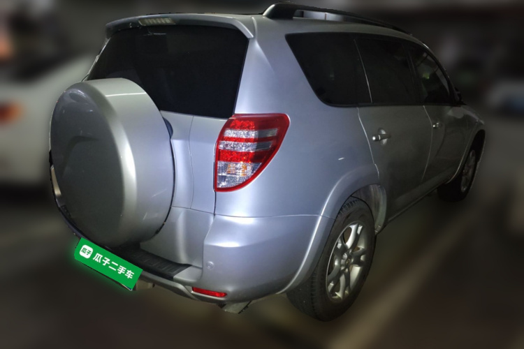 丰田 RAV4荣放 2011款 2.0L 自动豪华版车身外观6005