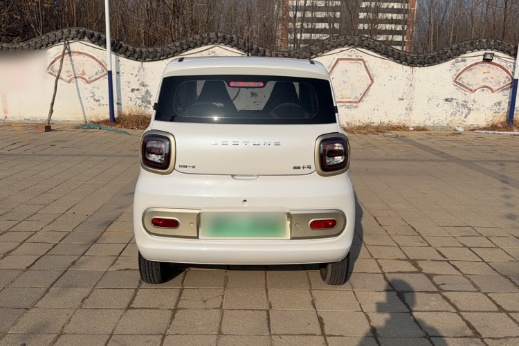 奔腾小马 2025款 222km 灵动马车身外观6004