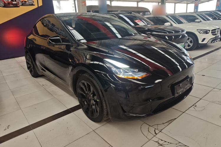 特斯拉 Model Y 2022款 改款 后轮驱动版车身外观3