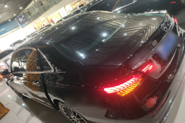 奔驰E级 2021款 E 260 L车身外观4