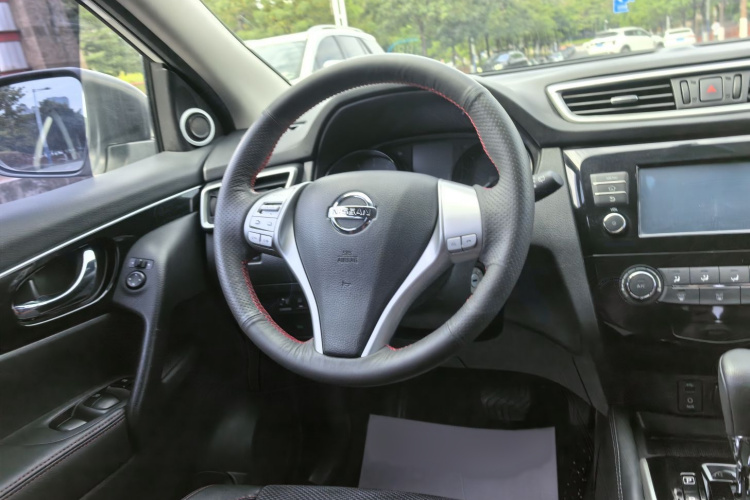 日产 逍客 2017款 2.0L CVT智享版 国V中控内饰7004