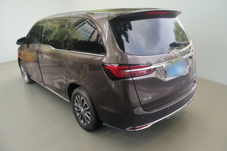 别克GL8 2023款 陆上公务舱 舒适型车身外观5