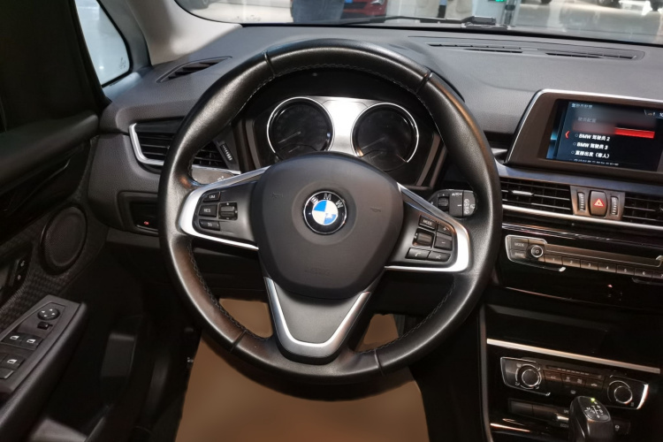 宝马2系旅行车 2018款 218i 时尚型局部细节13