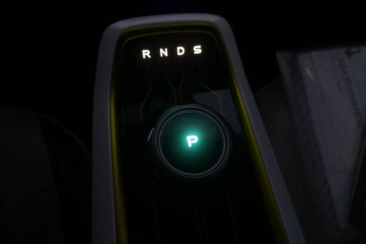 长安欧尚 奔奔E-Star 2020款 心动版 三元锂局部细节18