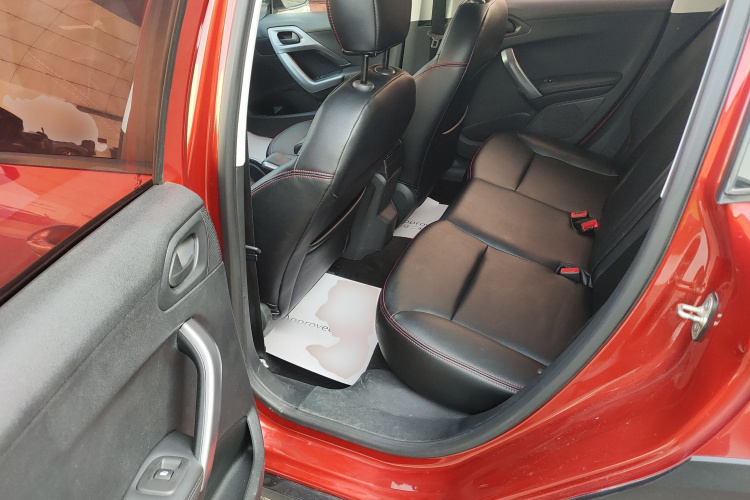 标致2008 2018款 1.6L 自动潮流版中控内饰21