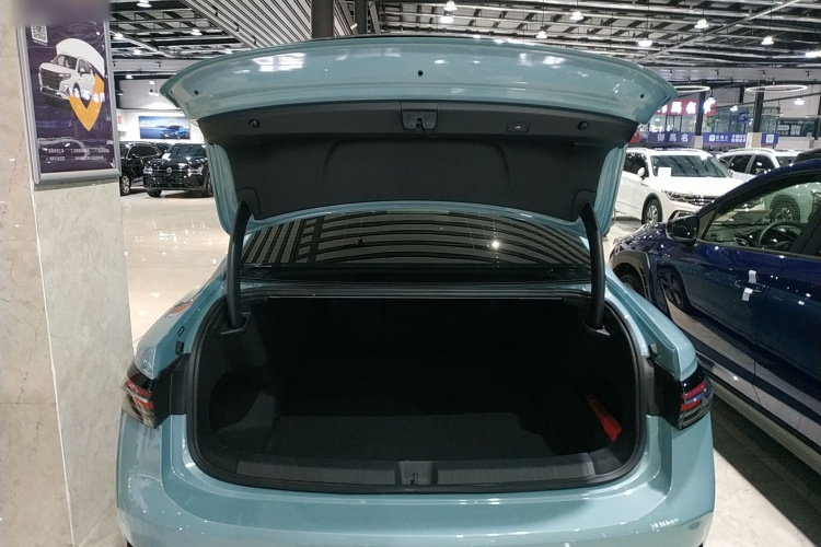 大众 帕萨特 2025款 Pro 380TSI 星空龙尊版机舱底盘23