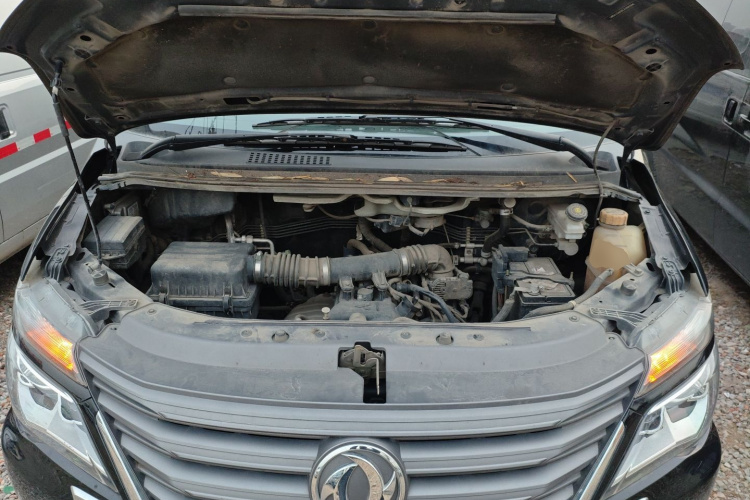 东风风行 菱智 2020款 M5L 1.6L 豪华型 7座机舱底盘24