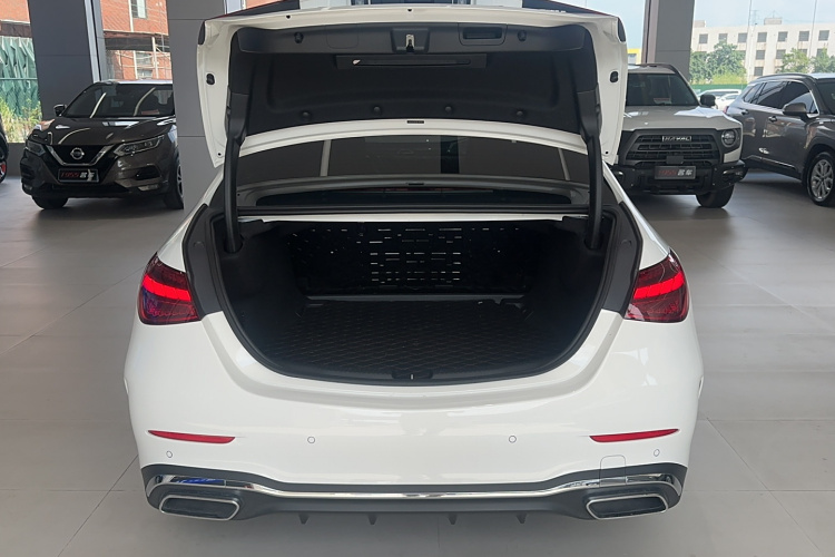 奔驰C级 2024款 改款 C 260 L 运动版局部细节23