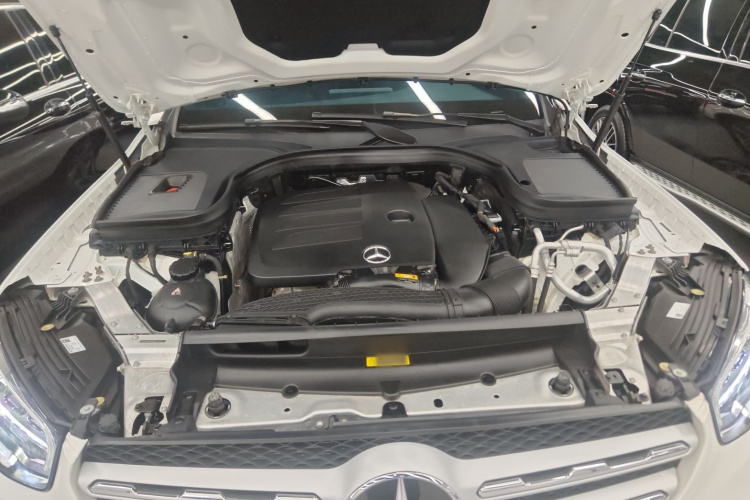 奔驰GLC 2021款 GLC 260 L 4MATIC 动感型机舱底盘24