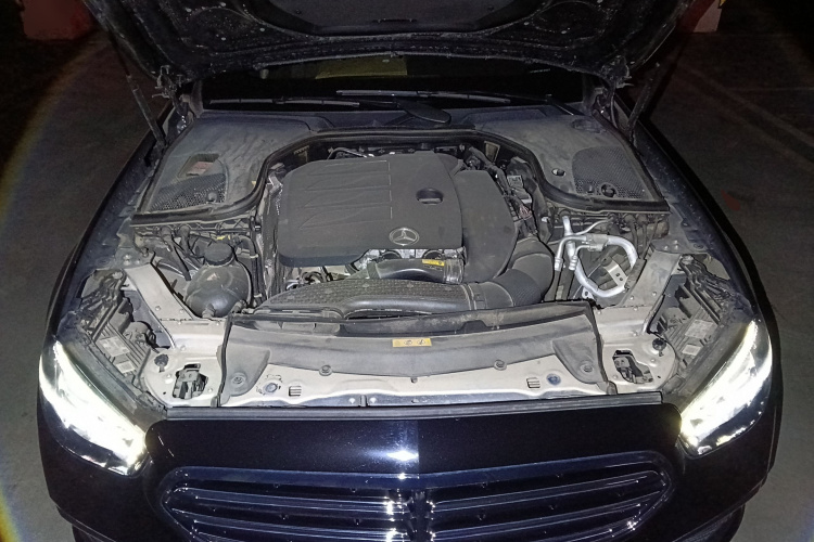 奔驰E级 2023款 改款 E 300 L 时尚型局部细节24