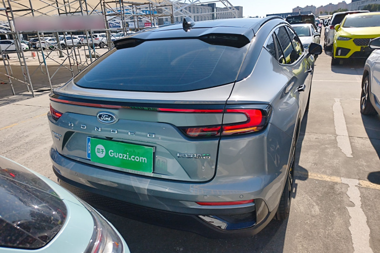 福特 蒙迪欧 2025款 2.0T EcoBoost E 混动 运动版车身外观6