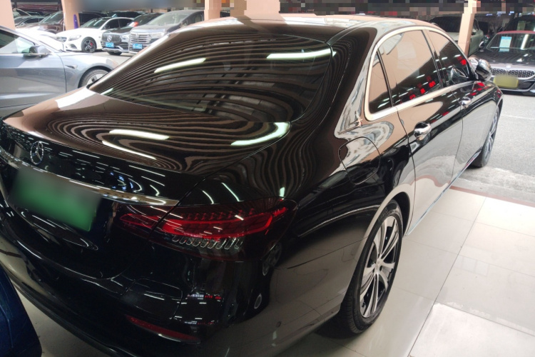 奔驰E级新能源 2022款 改款 E 350 e L 插电式混合动力运动轿车车身外观6005