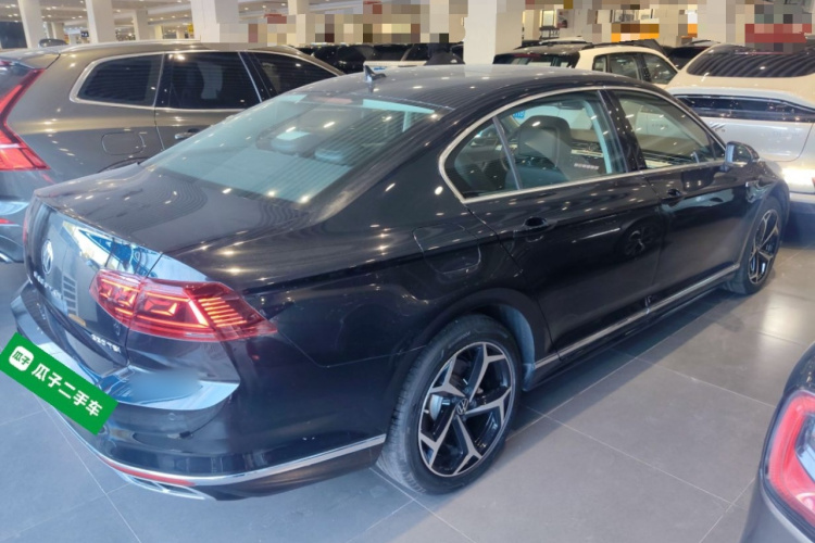 大众 迈腾 2023款 200万辆纪念版 330TSI DSG豪华型车身外观6005