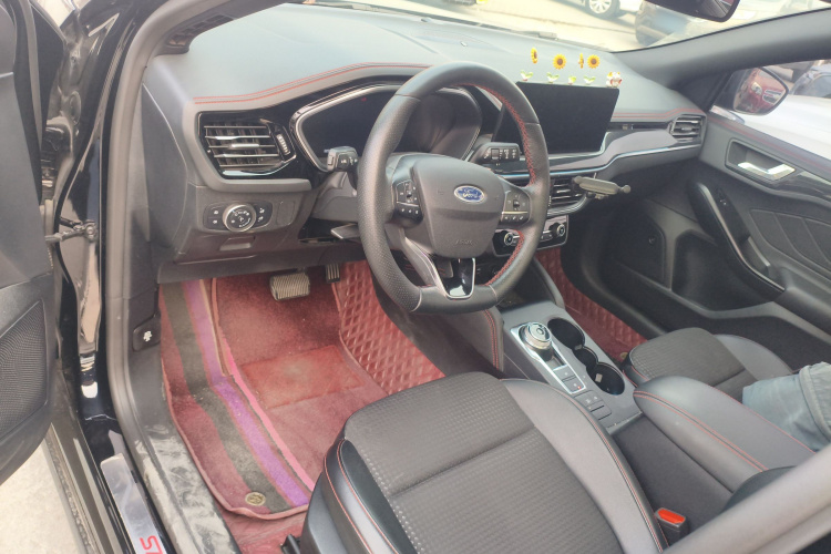 福特 福克斯 2021款 两厢 EcoBoost 180 自动ST Line中控内饰7002