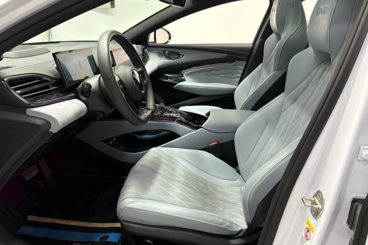 比亚迪 海豹 2022款 700km 长续航后驱版中控内饰7001