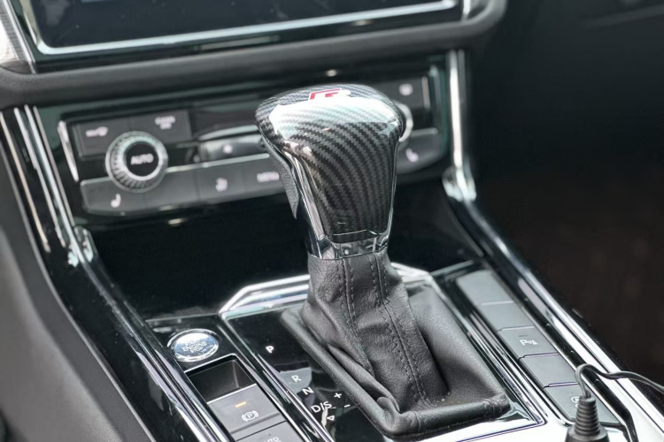 大众 辉昂 2018款 改款 380TSI 两驱商务版中控内饰7005