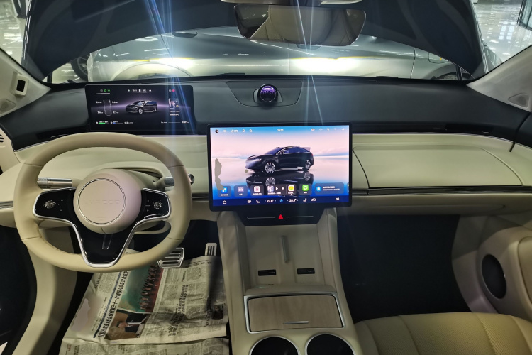 鸿蒙智行 智界R7 2025款 增程 251km Max中控内饰7002