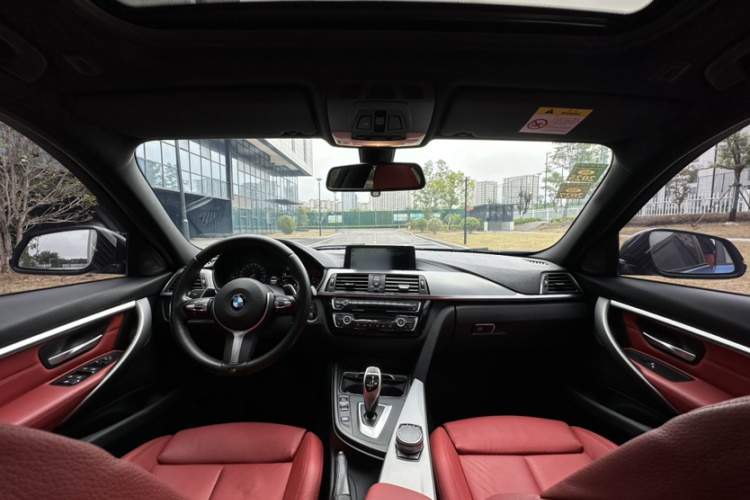 宝马3系 2019款 320i M运动曜夜版中控内饰7014