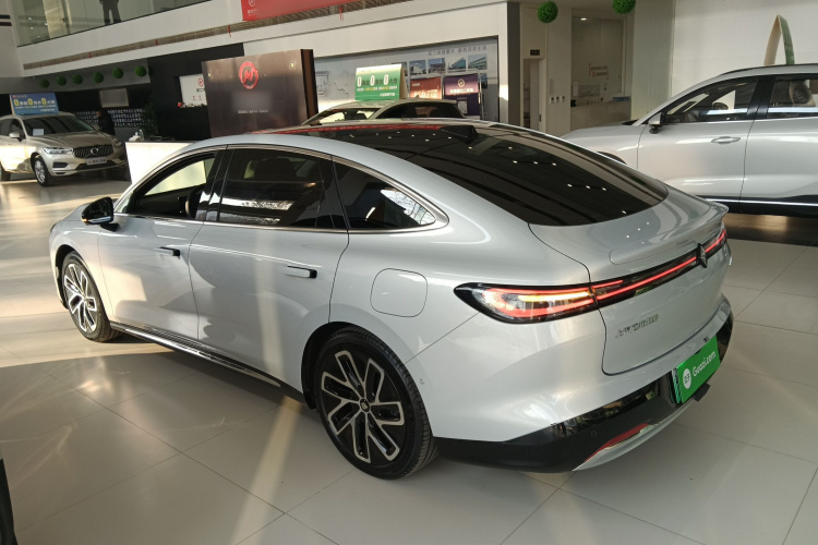 宝骏享境 2025款 纯电 600km豪华版车身外观4