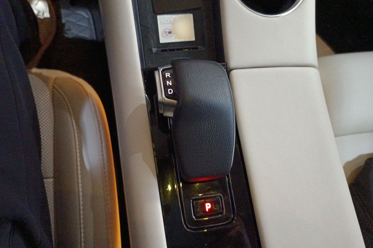 鸿蒙智行 问界M5 2022款 增程四驱至臻版局部细节18