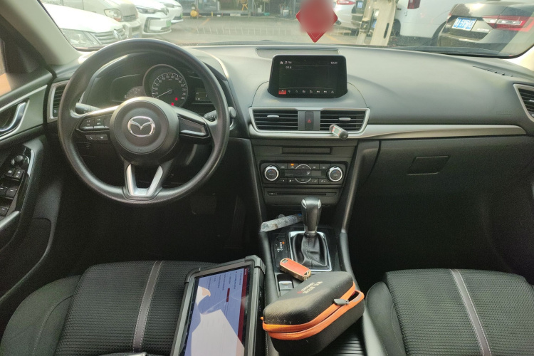 马自达3 昂克赛拉 2017款 两厢 1.5L 自动豪华型 国V中控内饰7002