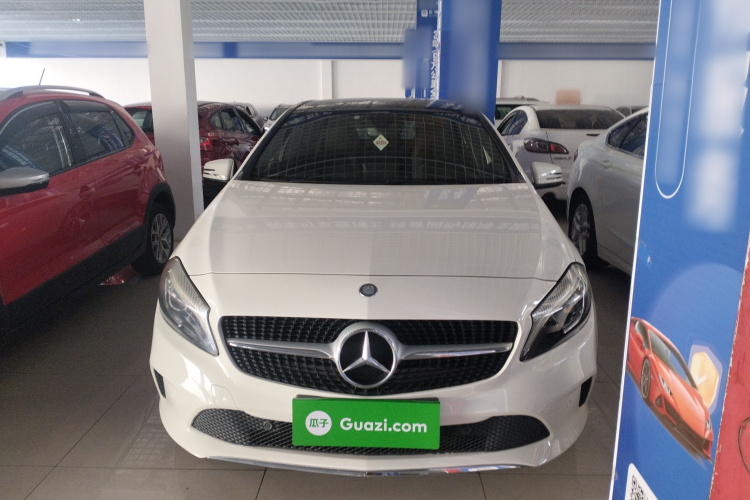 奔驰A级(进口) 2016款 A 200 时尚型车身外观2