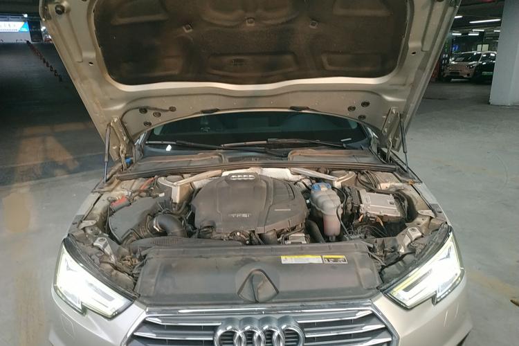 奥迪A4L 2018款 30周年年型 40 TFSI 时尚型局部细节24