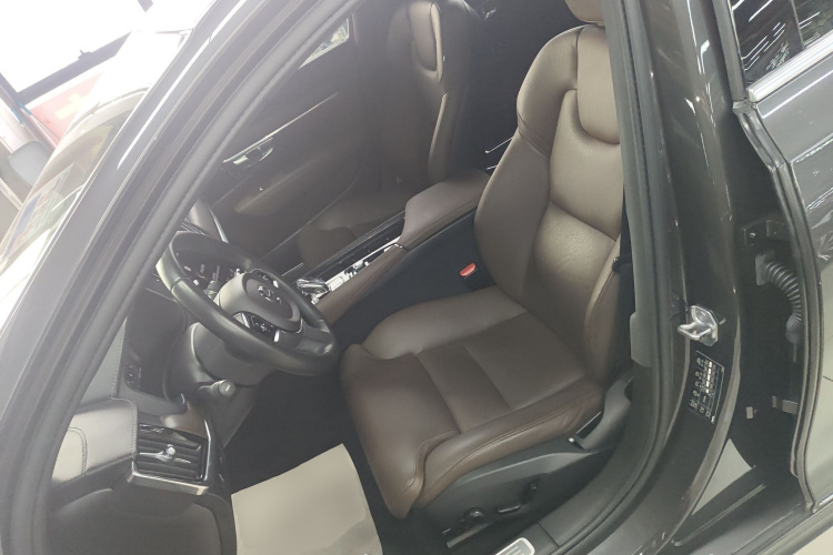 沃尔沃S90 2021款 B5 智远豪华版中控内饰19