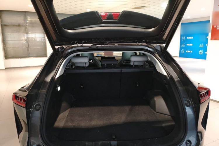 长安UNI-Z新能源 2024款 蓝鲸智电iDD 125km 卓越型机舱底盘23