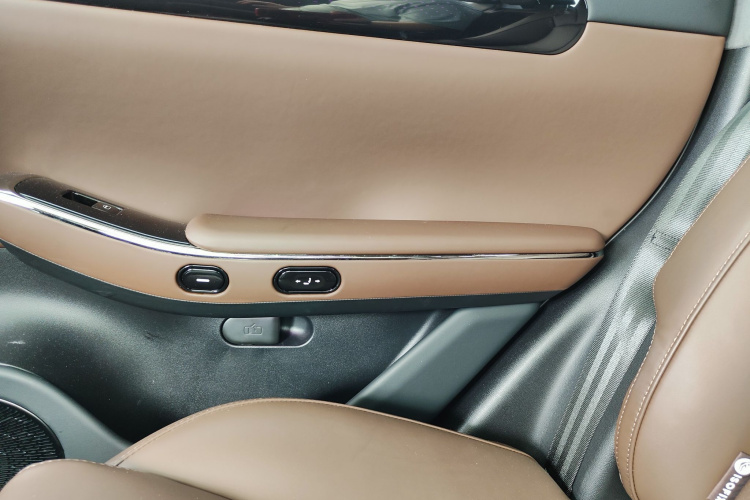 零跑汽车 零跑C01 2023款 增程 316 智享版局部细节9008