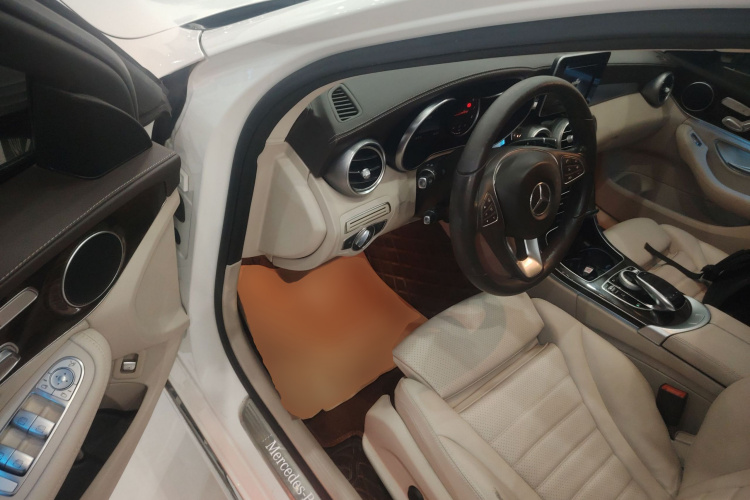 奔驰C级 2017款 改款 C 200 L中控内饰20