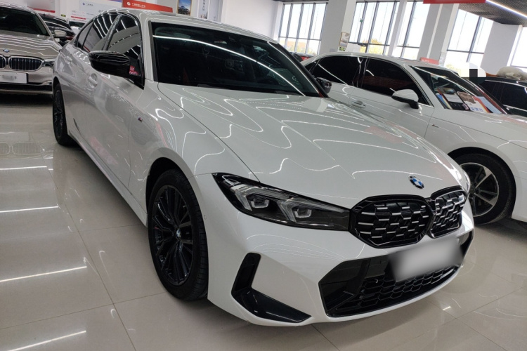 宝马3系 2024款 325Li M运动曜夜套装车身外观3