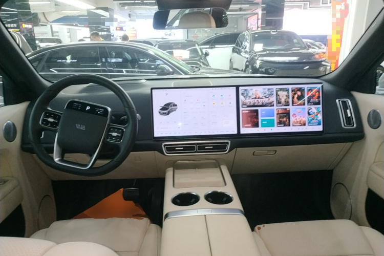 理想汽车 理想L8 2023款 Max中控内饰12
