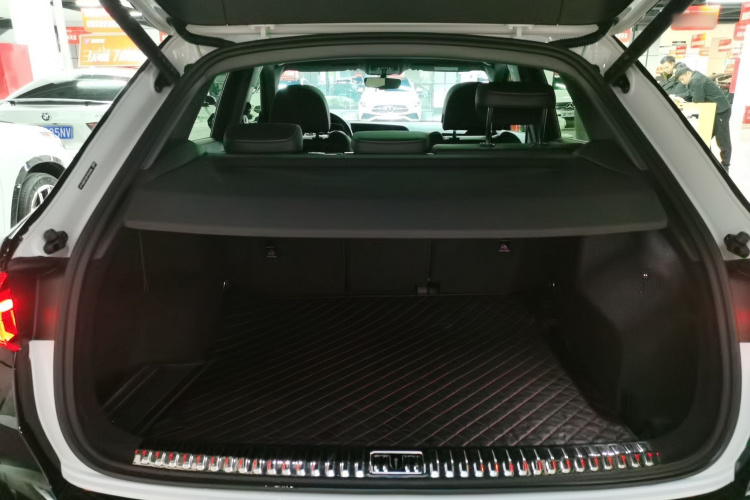 奥迪Q3 2024款 35 TFSI 时尚动感型机舱底盘23