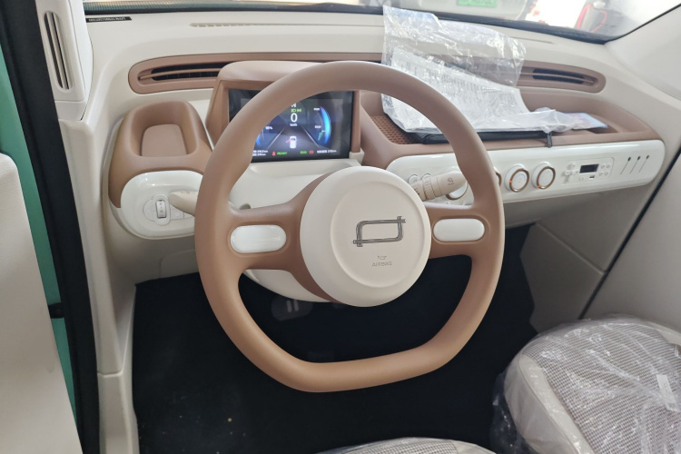 奔腾小马 2026款 222km 炫彩马局部细节13