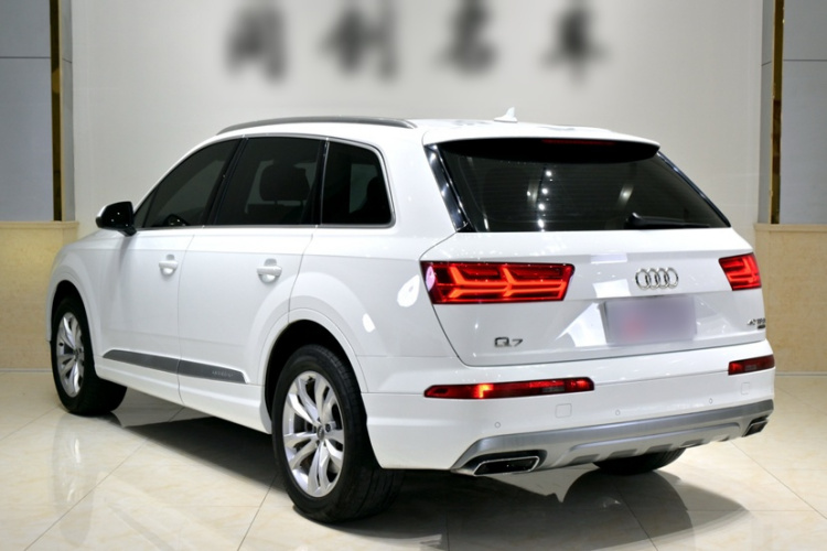 奥迪Q7 2016款 40 TFSI 舒适型车身外观6004