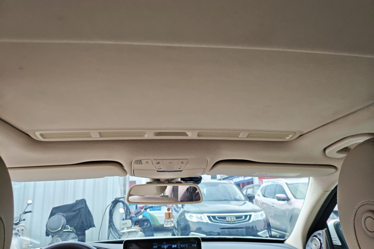 奔驰C级 2018款 C 180 L 时尚型运动版中控内饰22