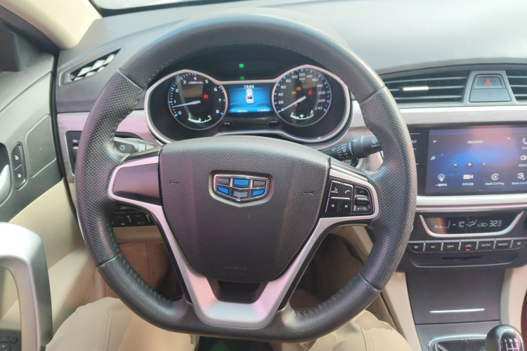 吉利汽车 帝豪 2017款 三厢百万款 1.5L 手动豪华型中控内饰13