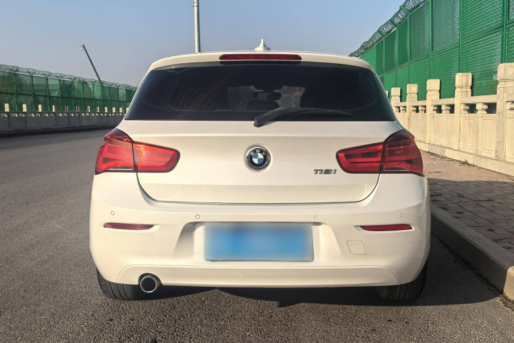 宝马1系(进口) 2018款 118i 领先型车身外观6004