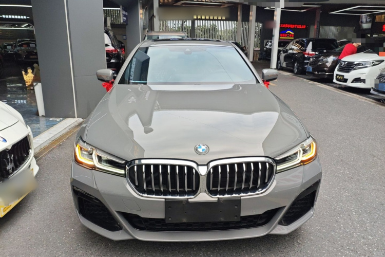 宝马5系(进口) 2022款 530i M运动套装车身外观2