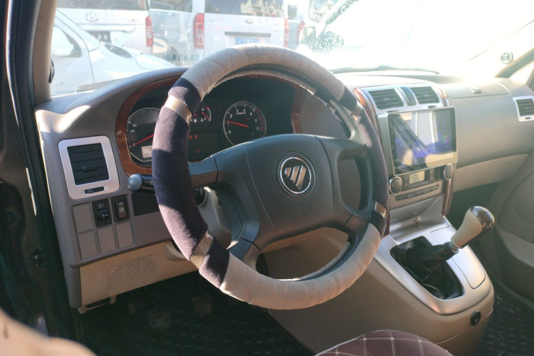 福田 风景G5 2020款 2.0L长轴平顶9座多用途乘用车1TZS局部细节13