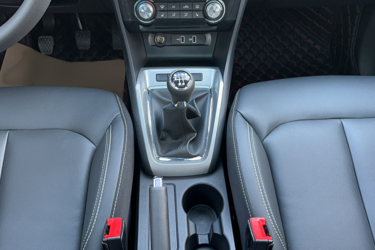 荣威RX3 2018款 1.6L 手动旗舰版局部细节18