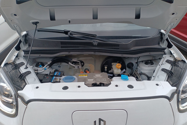 零跑汽车 零跑T03 2024款 200轻享版机舱底盘24