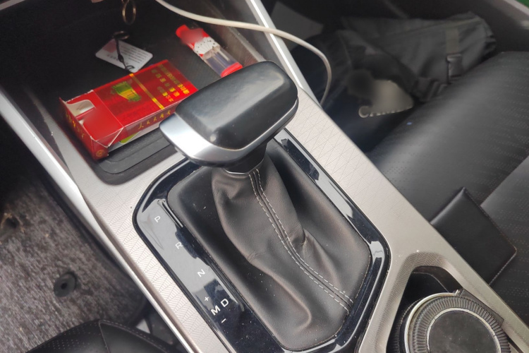 吉利汽车 帝豪 2022款 第4代 1.5L CVT尊贵型局部细节18