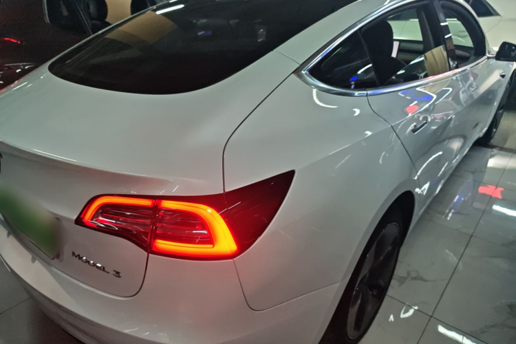 特斯拉 Model 3 2019款 标准续航后驱升级版车身外观6005