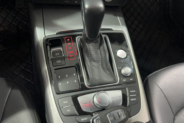 奥迪A6L 2017款 45 TFSI quattro 运动型中控内饰7004