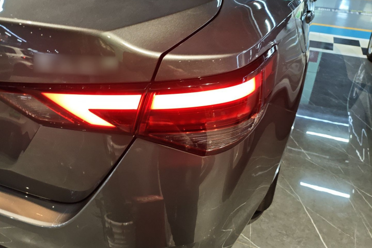 日产 轩逸 2023款 改款 1.6L CVT悦享版车身外观9