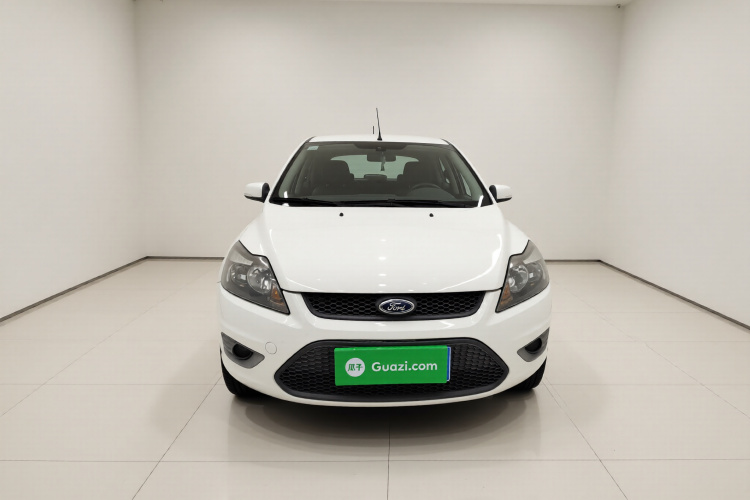 福特 福克斯 2013款 两厢经典 1.8L 自动基本型车身外观2